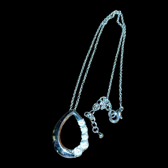 Elegant Silver Teardrop Necklace - Picture 2 of 5